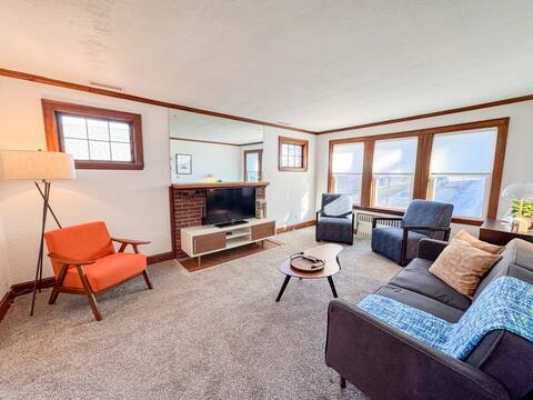 Spacious 3 bed, in unit laundry, central Air