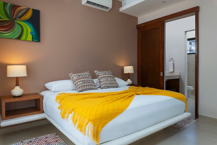 Dhomë gjumi kryesore me banjë brenda 