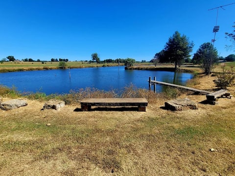 Quiet Cabin on 30 acres, peaceful Country setting.