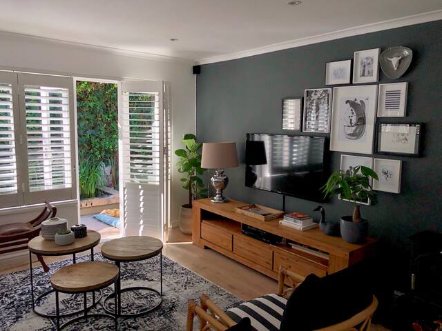 Adorable 2 bedroom home with private garden gallery image 5