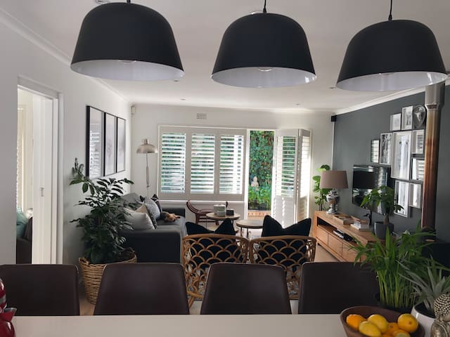 Adorable 2 bedroom home with private garden