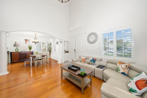 Top Airbnb: 4BR3B Spacious Beautiful Fine Designed House in El Monte