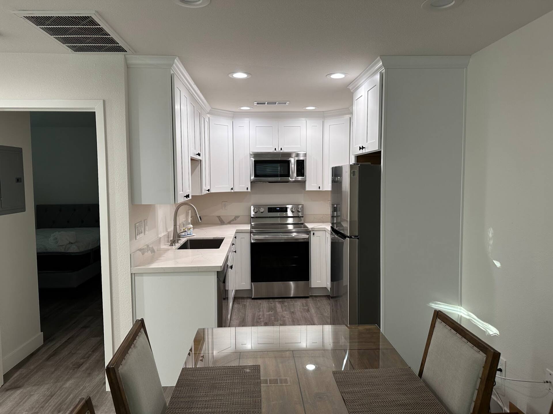 New Lux Modern Guest House In Beautiful Saratoga
