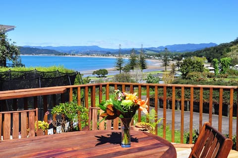 Ocean views retreat, entertainers dream!