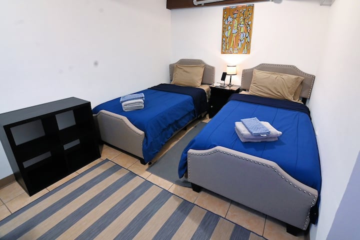 Საძინებელი №3/ 2 ორადგილიანი საწოლით.