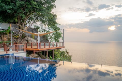 Villa Talaefun - Oceanfront  Fully Serviced