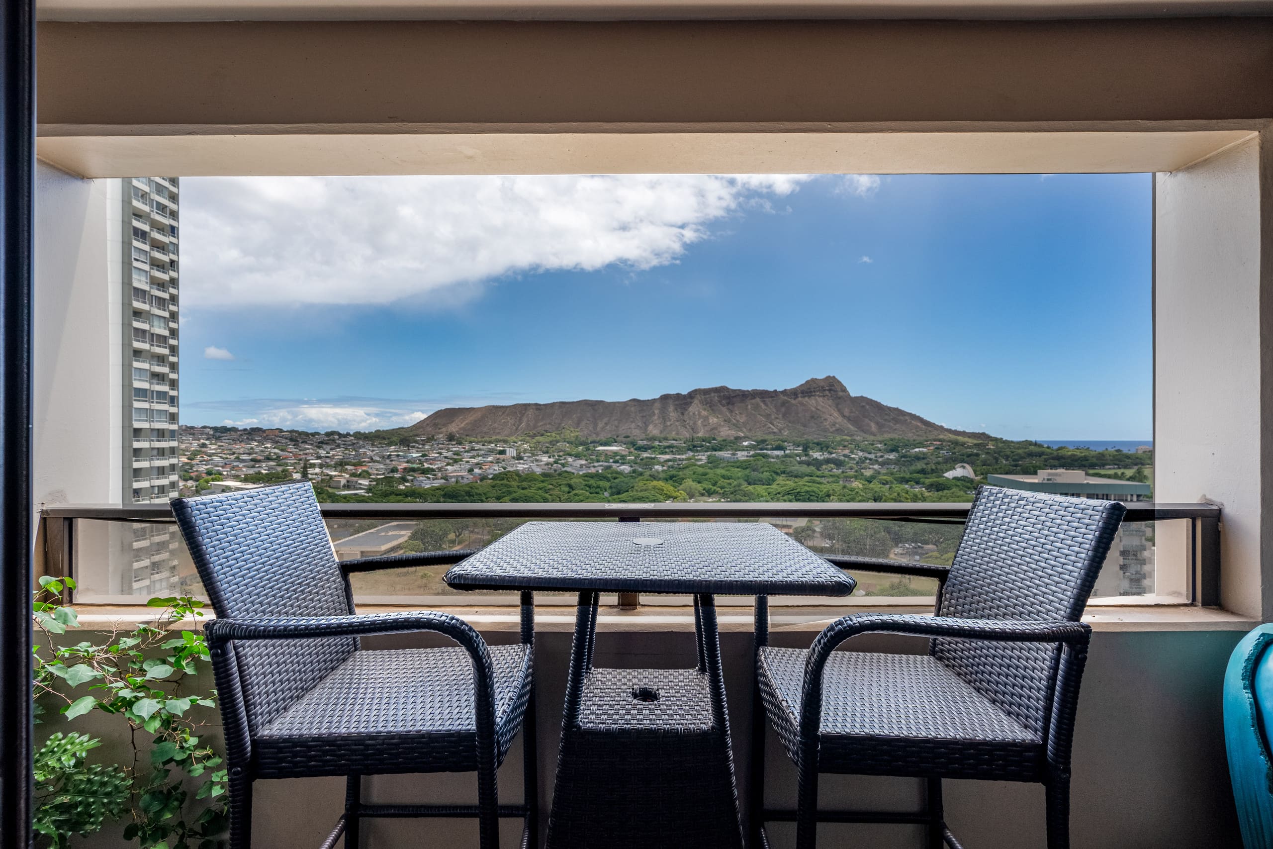 Waikiki Ocean and Diamond Head View Condo! - Image 9