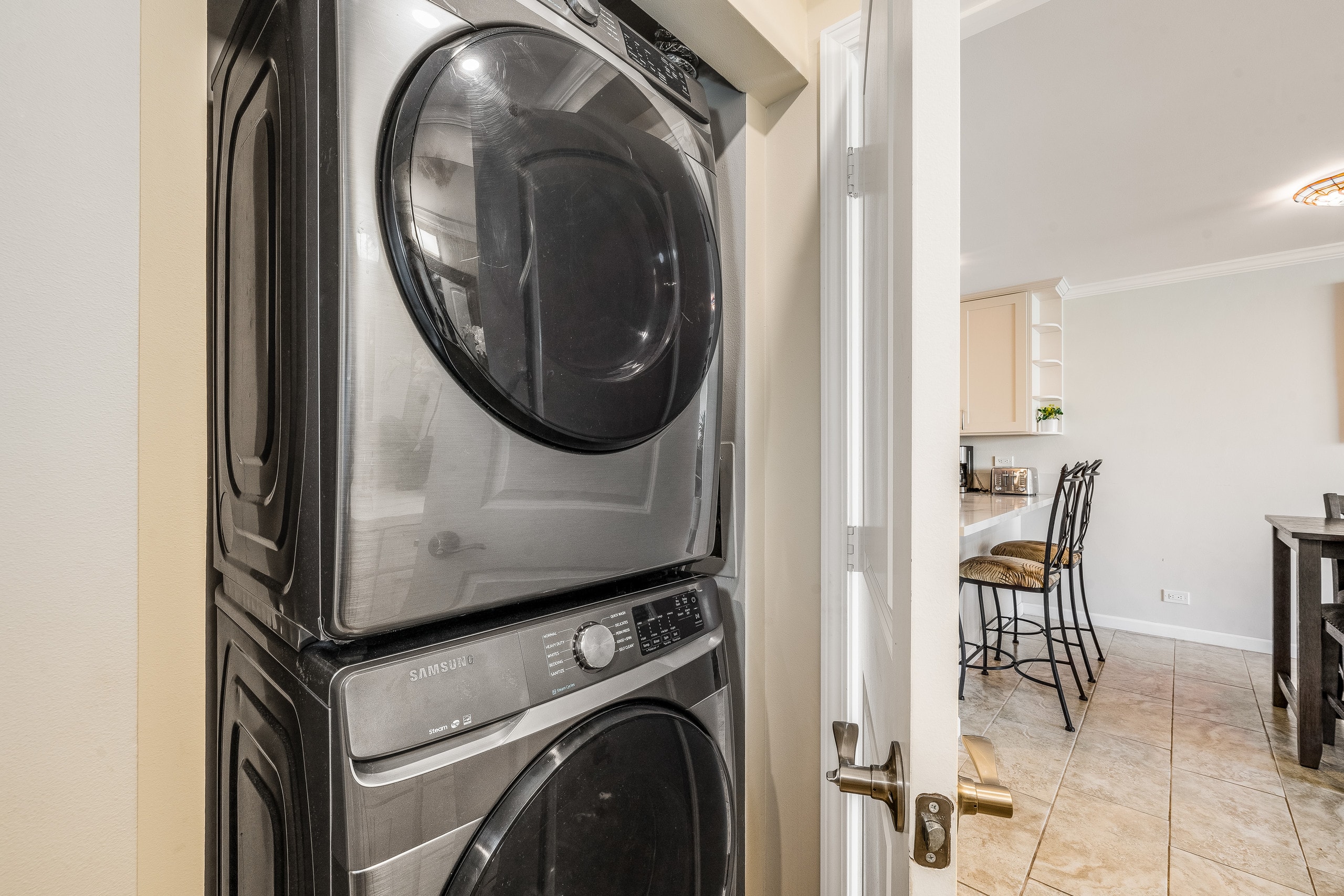Condo in Lahaina · ★4.91 · 2 bedrooms · 3 beds · 2 baths - Image 54