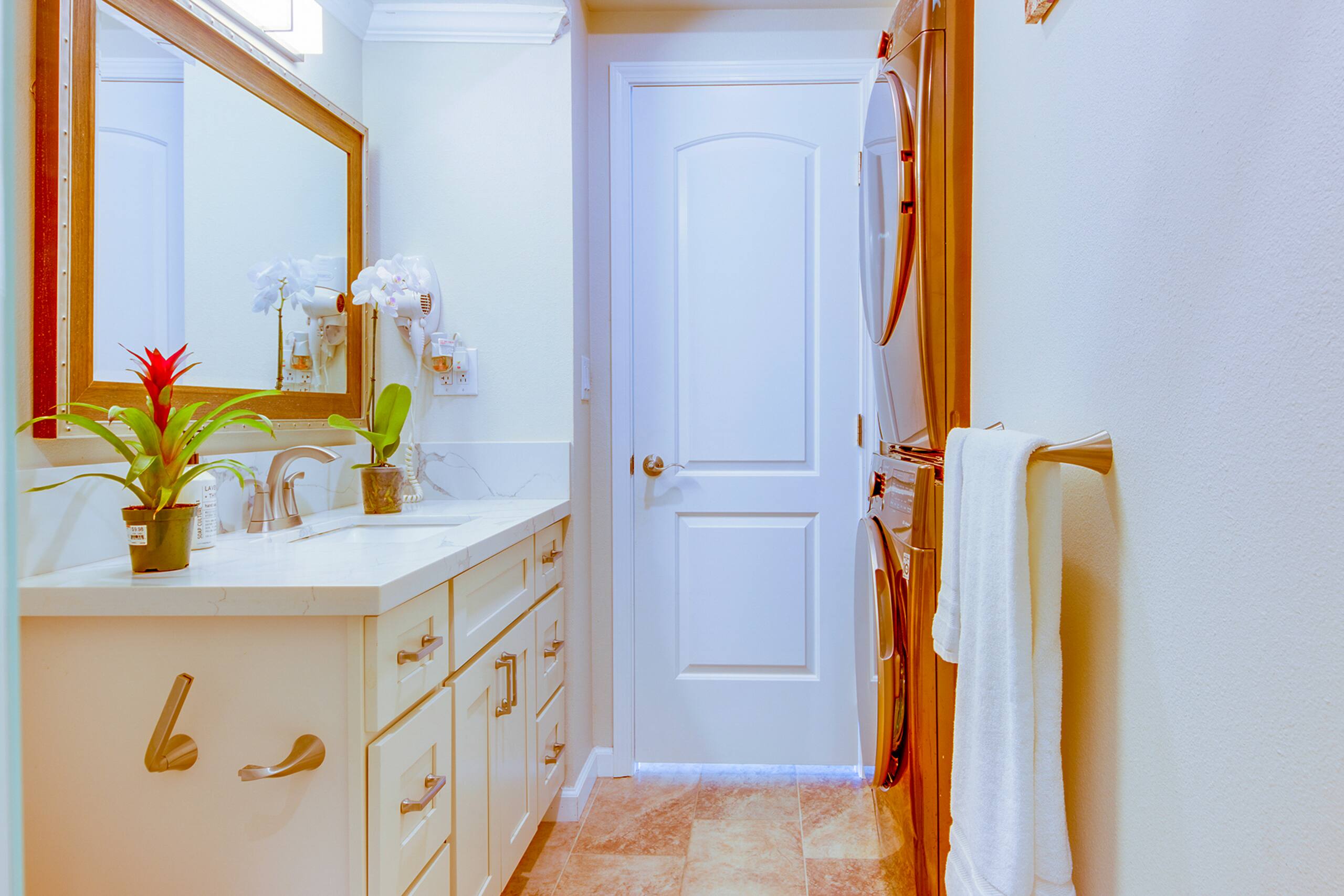 Condo in Lahaina · ★4.91 · 2 bedrooms · 3 beds · 2 baths - Image 96
