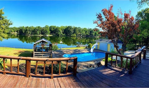 Cozy lake view retreat-
Mineola