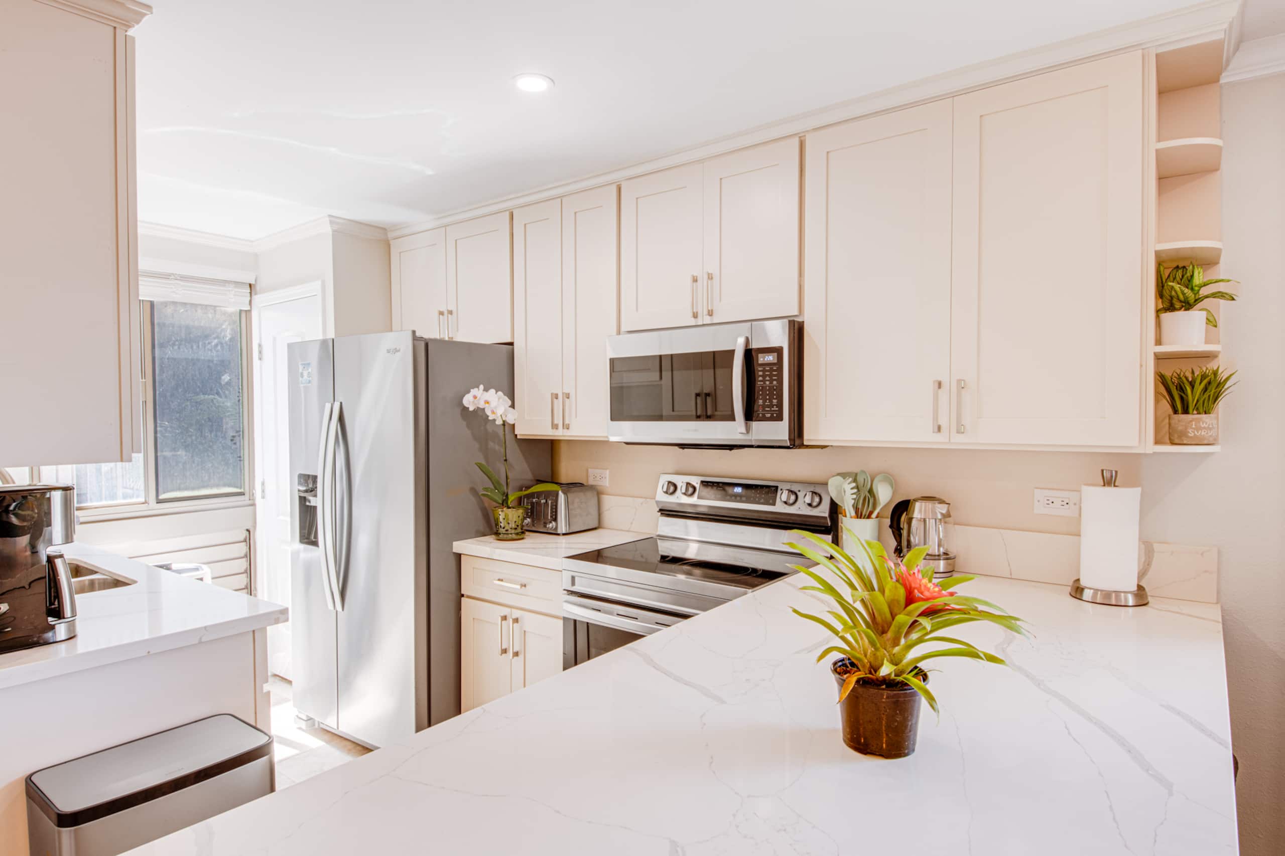 Condo in Lahaina · ★4.82 · 2 bedrooms · 3 beds · 2 private baths - Image 14