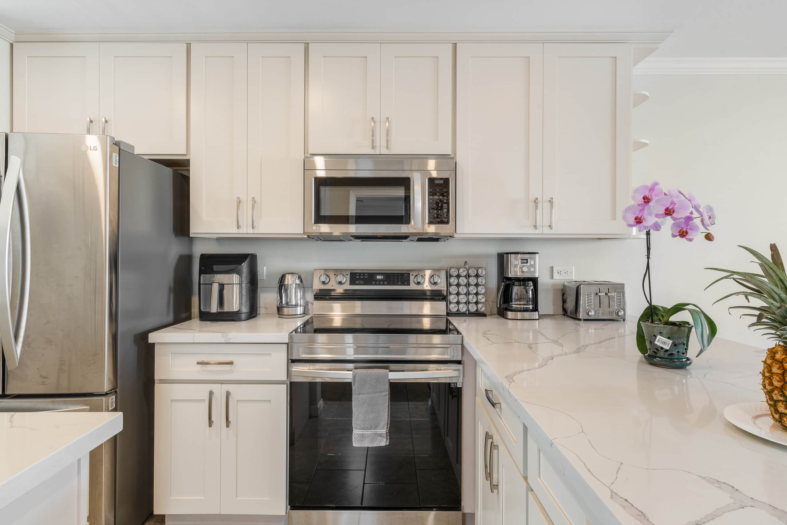 Condo in Lahaina · ★4.82 · 2 bedrooms · 3 beds · 2 private baths - Image 5