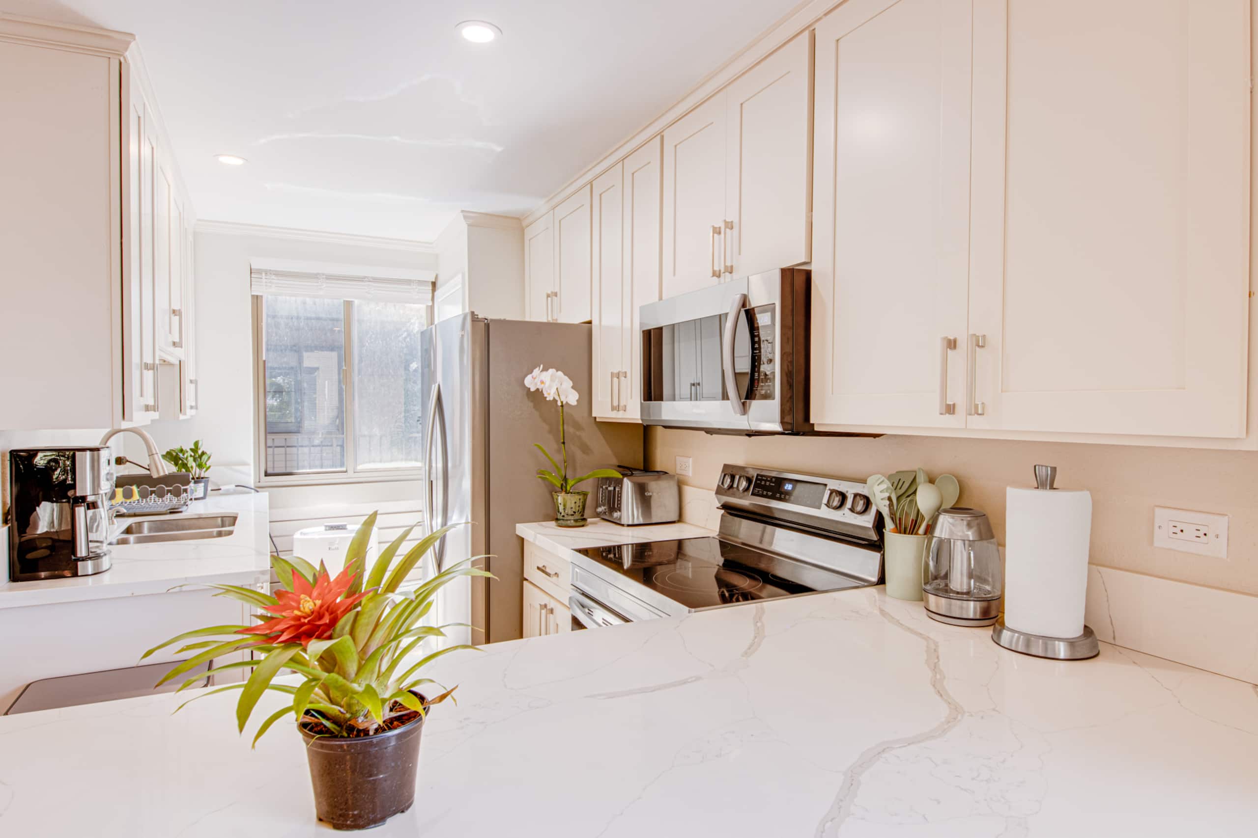 Condo in Lahaina · ★4.82 · 2 bedrooms · 3 beds · 2 private baths - Image 23