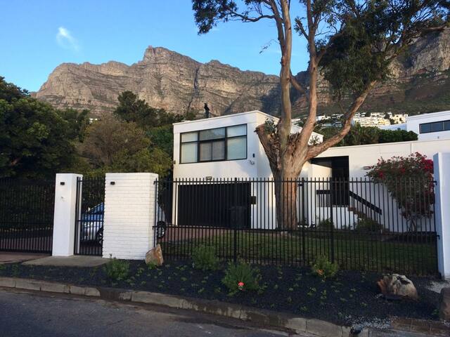 Hove House gallery image 3