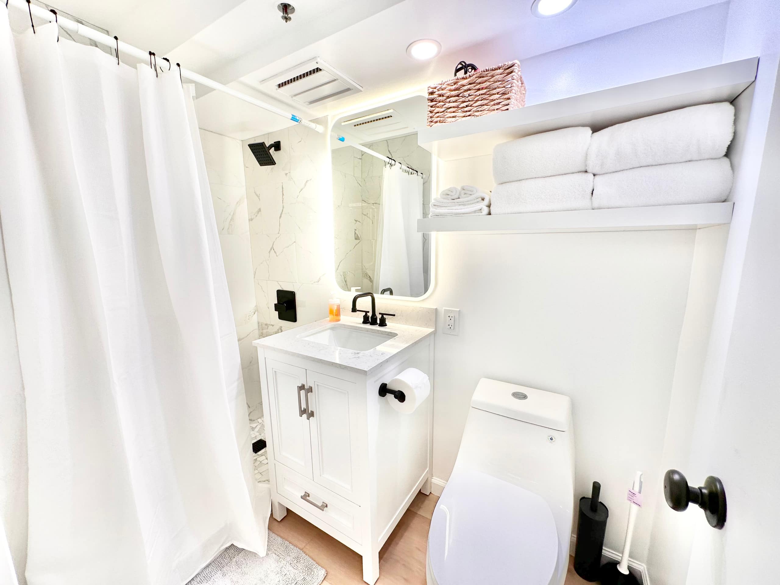 Condo in Honolulu · ★4.91 · Studio · 2 beds · 1 private bath - Image 3