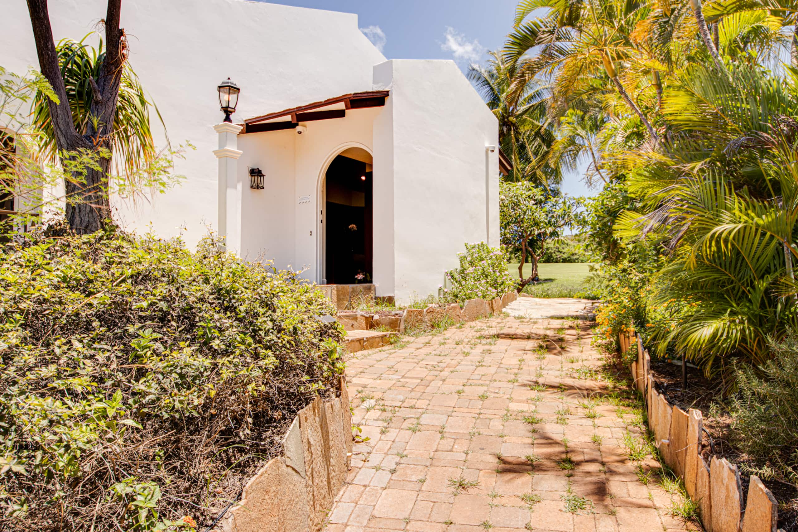 Villa in Lahaina · ★4.8 · 3 bedrooms · 6 beds · 3 baths - Image 87