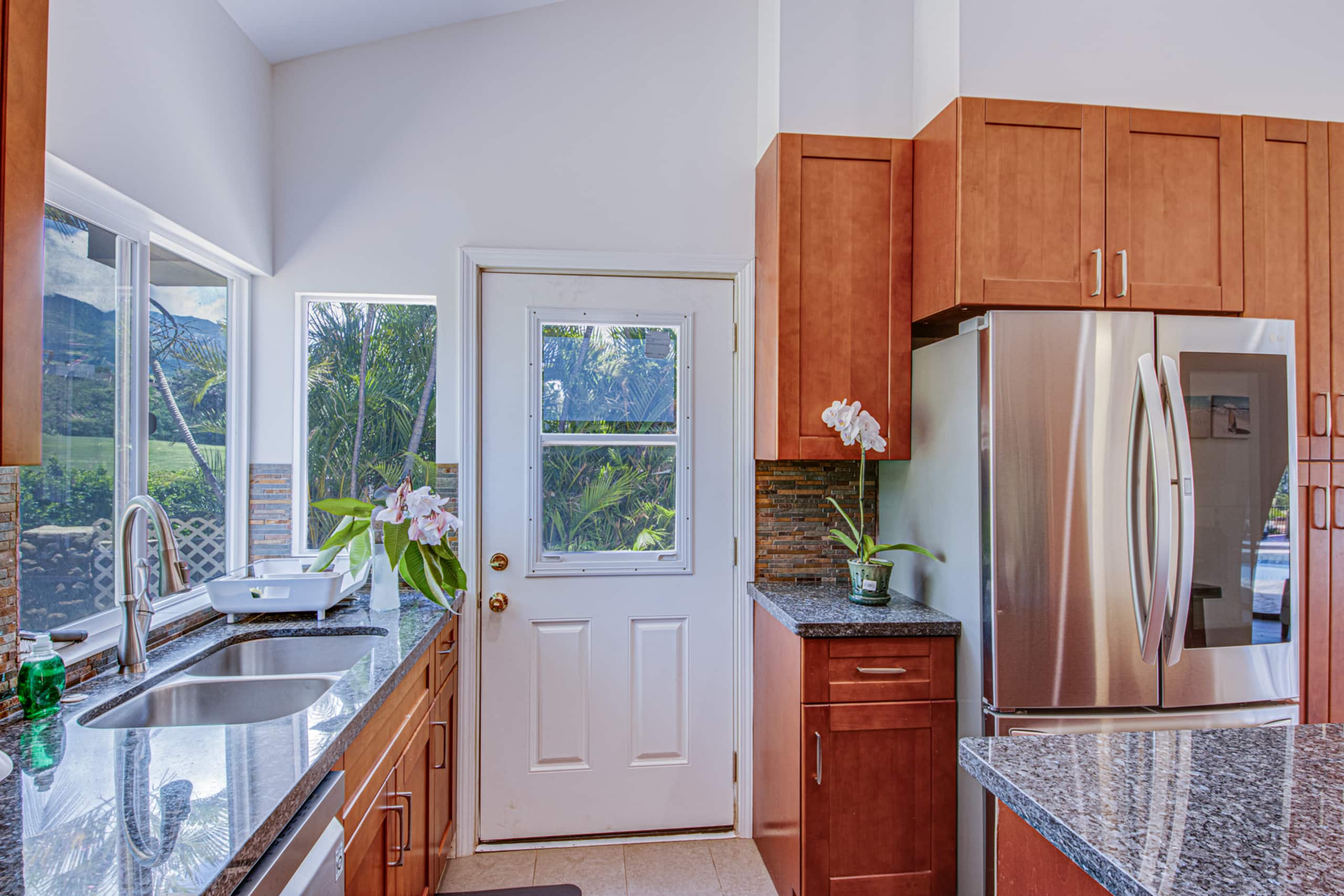 Villa in Lahaina · ★4.8 · 3 bedrooms · 6 beds · 3 baths - Image 18