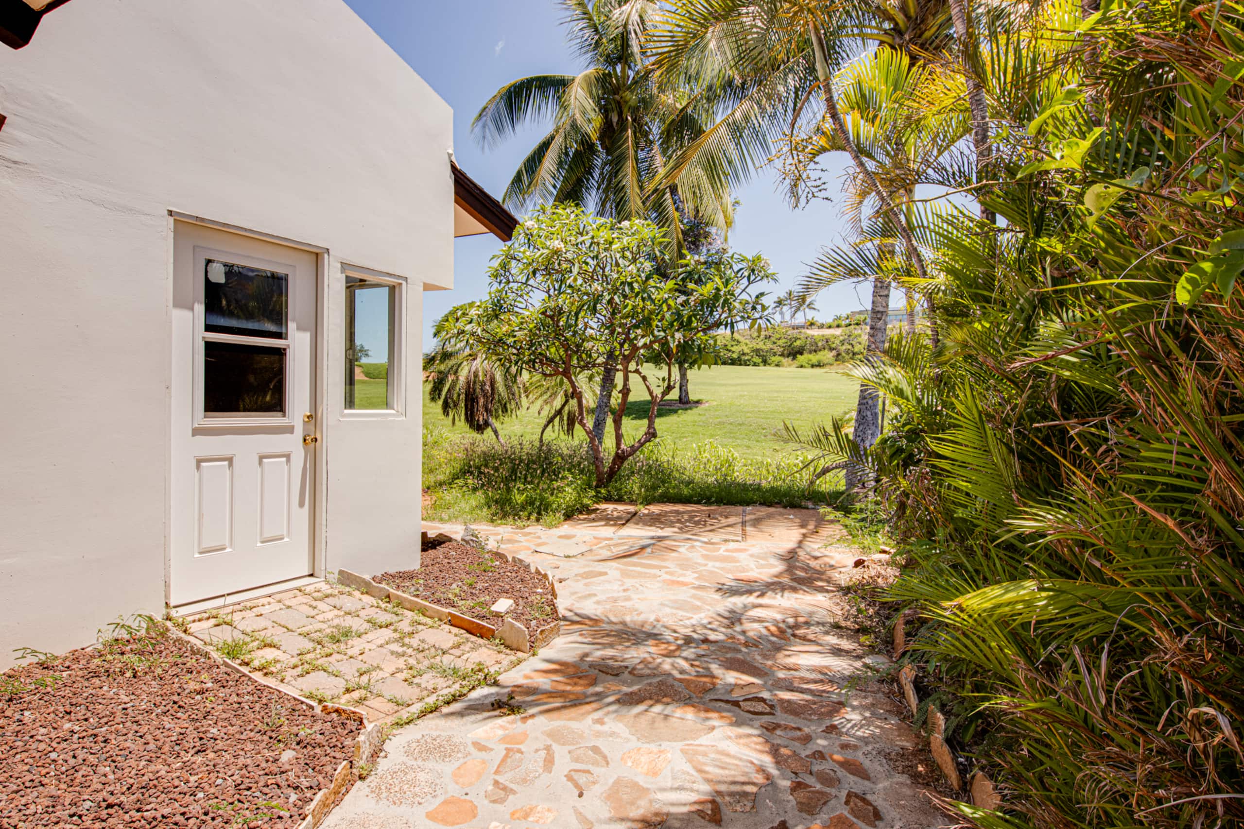 Villa in Lahaina · ★4.8 · 3 bedrooms · 6 beds · 3 baths - Image 92