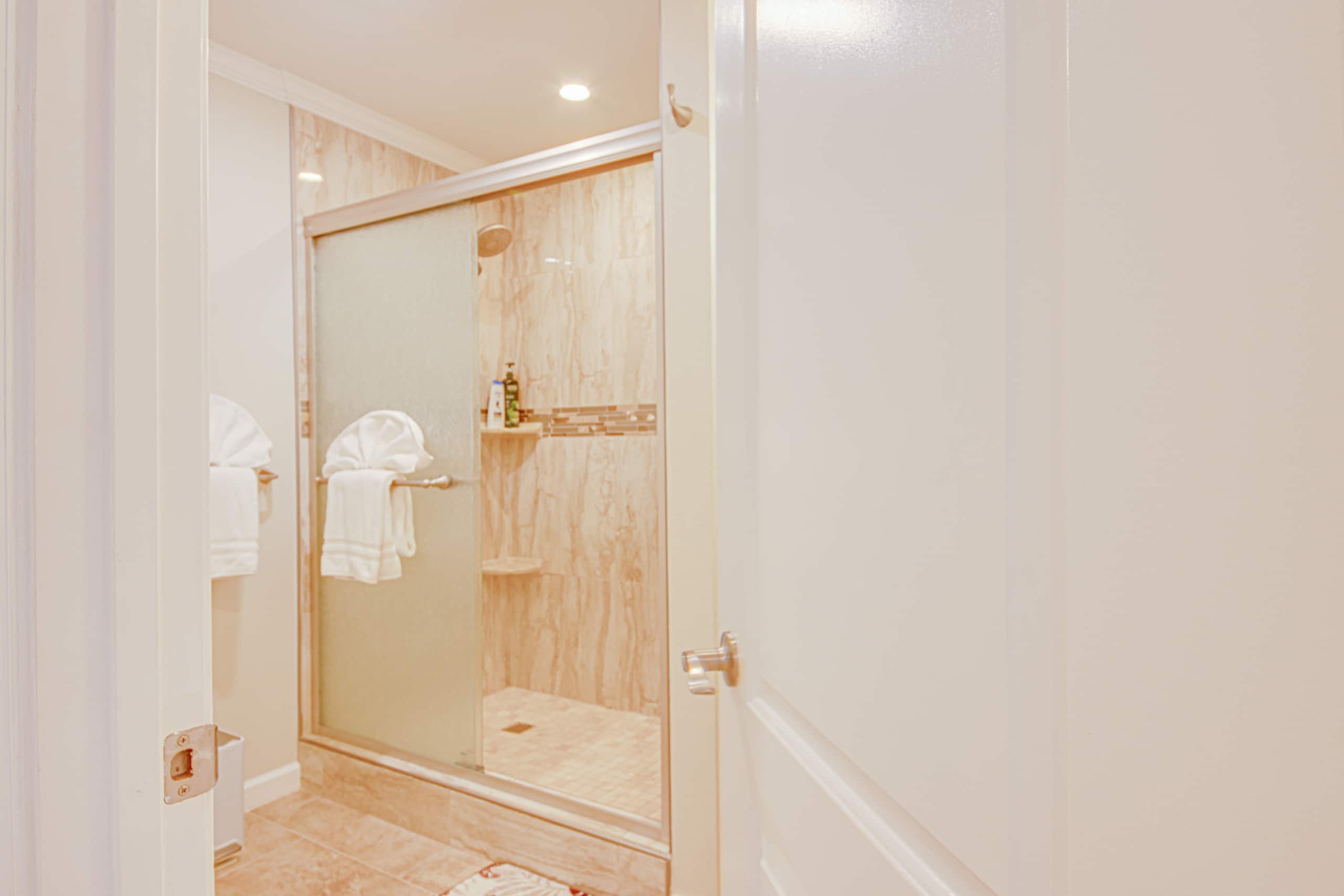 Villa in Lahaina · ★4.8 · 3 bedrooms · 6 beds · 3 baths - Image 40