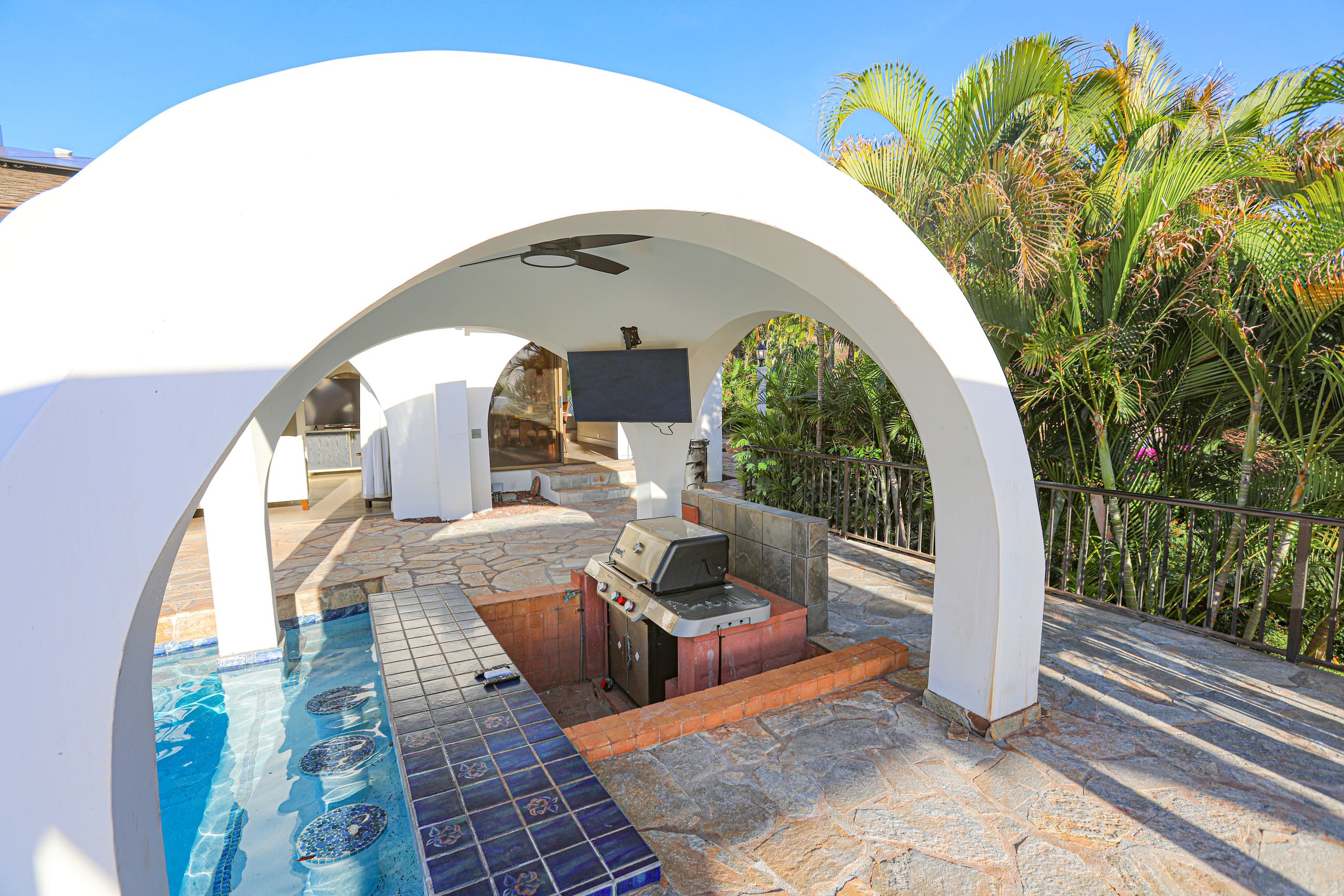 Villa in Lahaina · ★4.8 · 3 bedrooms · 6 beds · 3 baths - Image 100