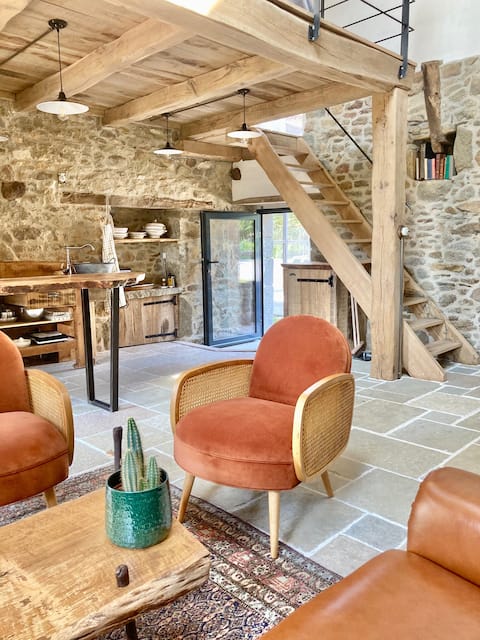 The Nest of Breizhidence