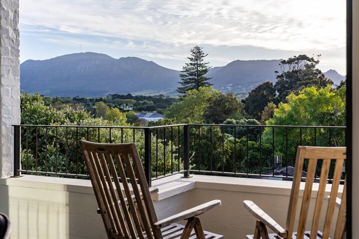 Luxury 3 bedroom apartment at the Alphen Glen gallery image 5