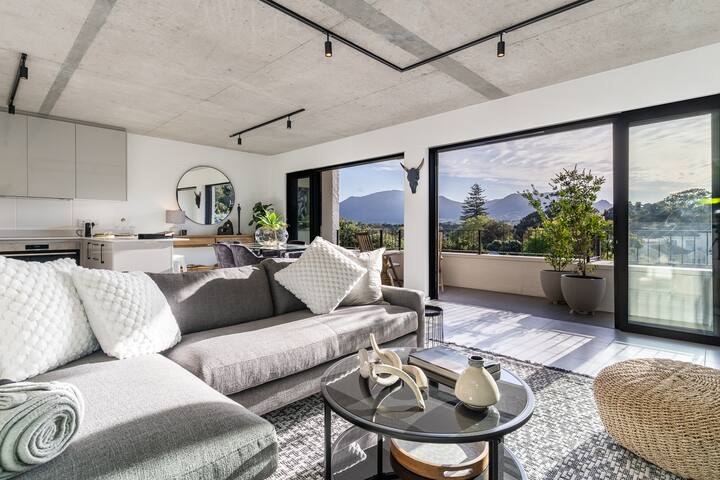 Luxury 3 bedroom apartment at the Alphen Glen gallery image 2