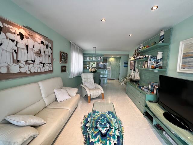 Exclusiva vivienda en la playa con jardín+piscina gallery image 5