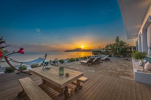 Anemos - 3 Bedroom Beach House