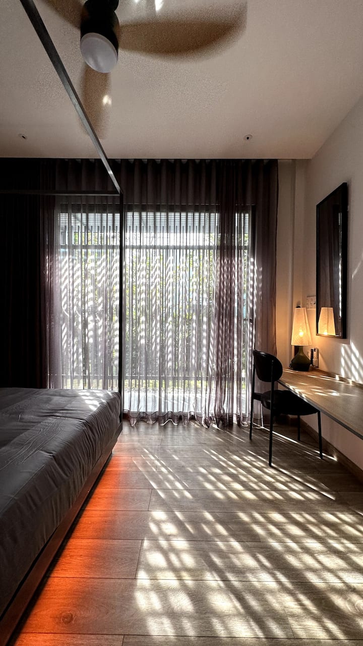 1st bedroom