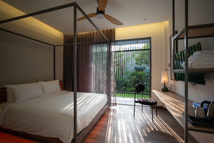 2nd bedroom