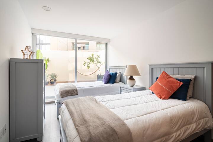 Precioso depa en la Condesa, a pasos del parque. gallery image 3