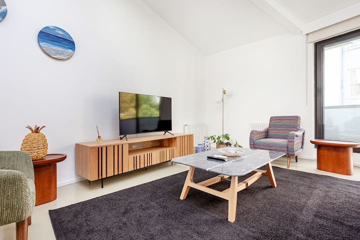 Two Bedroom w. Terrace in Galata (A25)