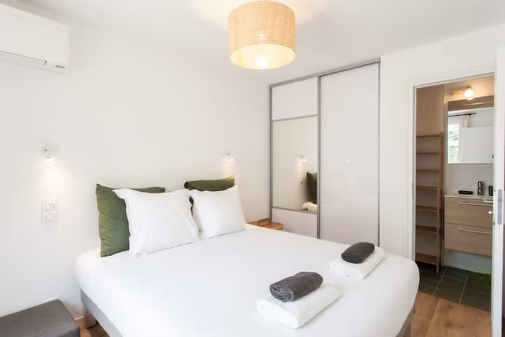 Საწოლის ზომა: 
Დედოფლის ზომა: 160x200 სმ 

Საწოლის ზომა: 
Დედოფლის ზომა: 160x200 სმ 