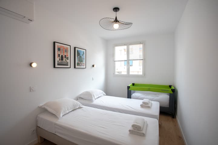 Საწოლის ზომა: 
Ერთადგილიანი საწოლი: 80x190 სმ 

Საწოლის ზომა: 
Ერთადგილიანი საწოლი: 80x190 სმ 