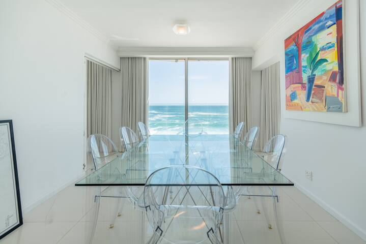 Clifton 1st Beach Frontage! – Spacious 3BR gallery image 5