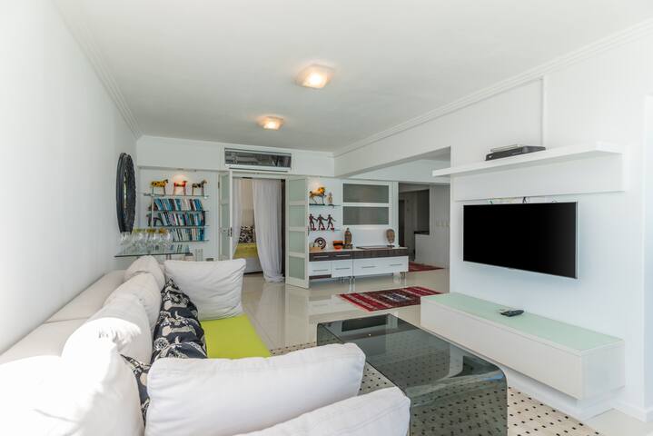 Clifton 1st Beach Frontage! – Spacious 3BR gallery image 2