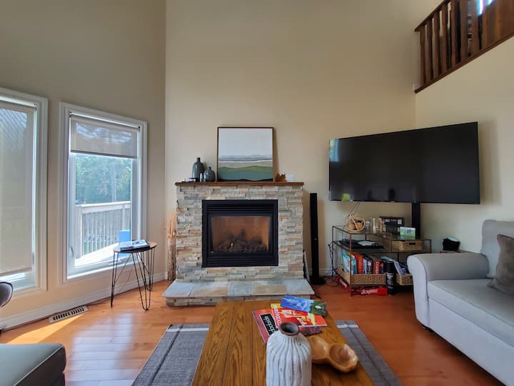 Lakefront Cottage With Hot Tub - Orillia