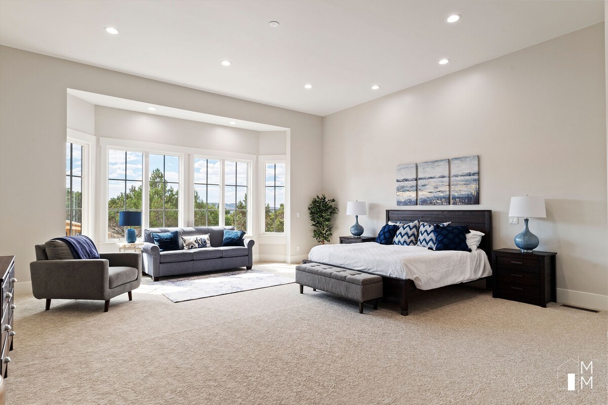 Suite # 5 Lake Powell Room, 802 sq. ft.