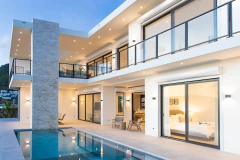 *New* Luxury Villa - Double Level - in Indigo Bay
