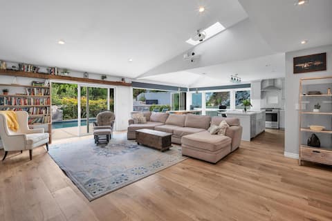 Top performing Airbnb: Gorgeous pool, close to beach, restaurants &shops! in Torrey Pines