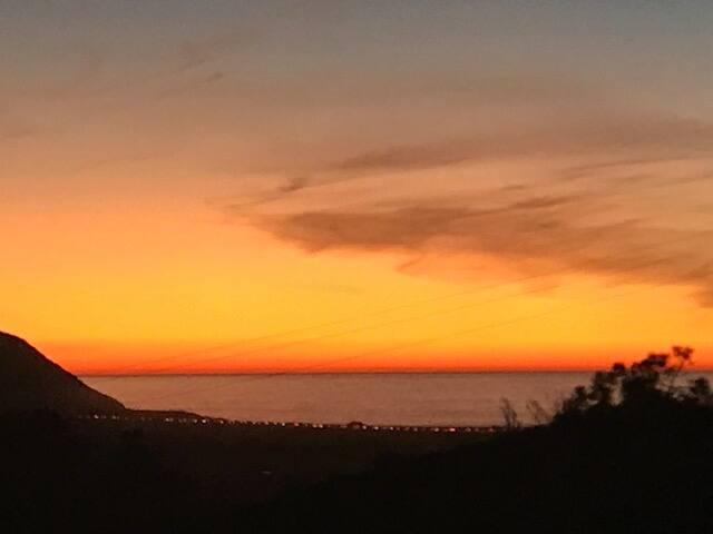 Gorgeous pool, close to beach, restaurants &shops! gallery image 5