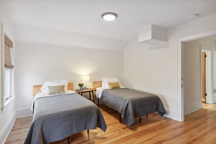 Во семејната соба има вкупно 3 кревета. Ова се 2 од вкупно 3 кревета во оваа соба. 