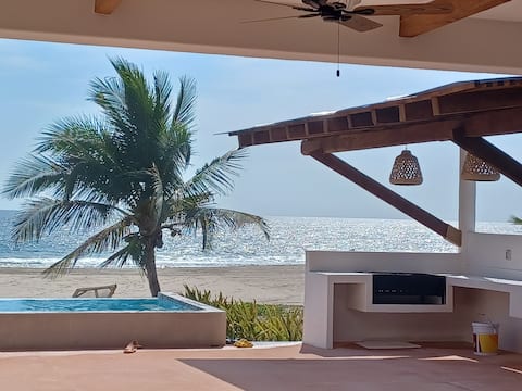 Successful Airbnb property: Casa Cantarranas - Sunset Magic - Beachfront in El Coacoyul
