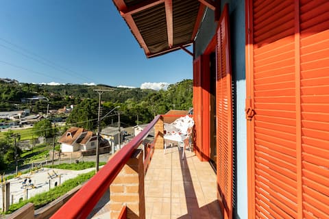 Airbnb em destaque: My home accepts pets, 6 km from the tourist center. em Campos Do Jordão