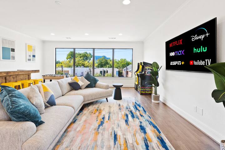 Luxury Bauhaus Home gallery image 4