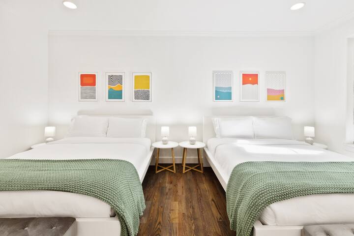 Luxury Bauhaus Home gallery image 5