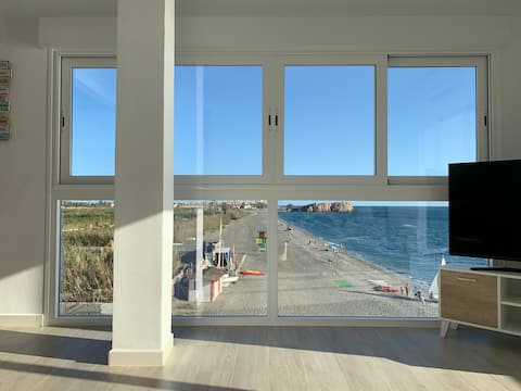 Successful Airbnb property: Ocean Beach Salobreña. For sea lovers! in Salobreña