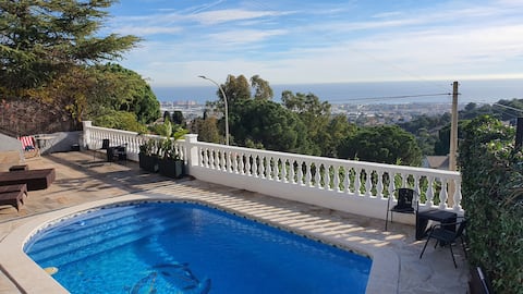 Amazing views, pool & beach close to Barcelona