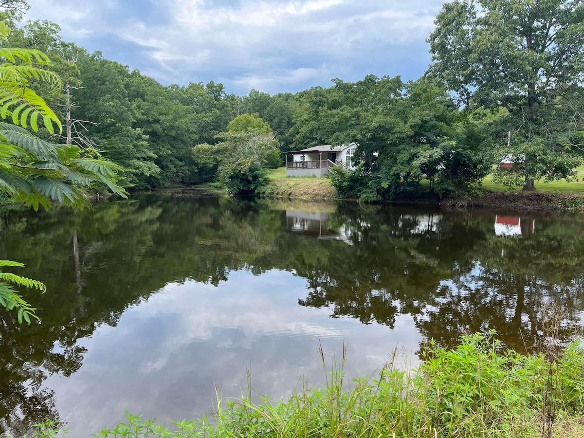 The Lake House Retreat; 10 Miles to Montauk Houses for Rent in Salem